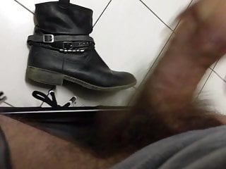 5.3.2018 Black Boots Shoesfuck Cum & Multiple Shoes Job free video