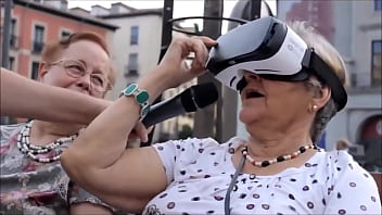 Pornovlog, Realidad Virtual Vr, Otaku Mostrando Las Braguitas En La Plaza Daniela/ Hyperversos free video