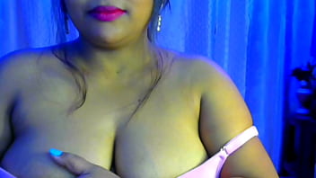 Desi Sexy Hot Girl Showing Here Ummi Boobs free video